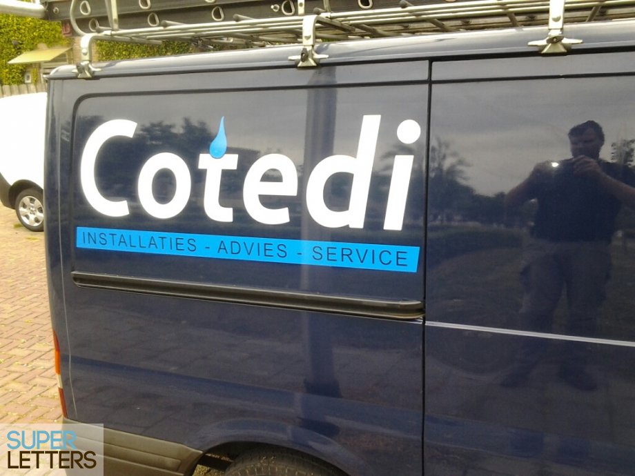 stickers auto | Logo op de bestelbus